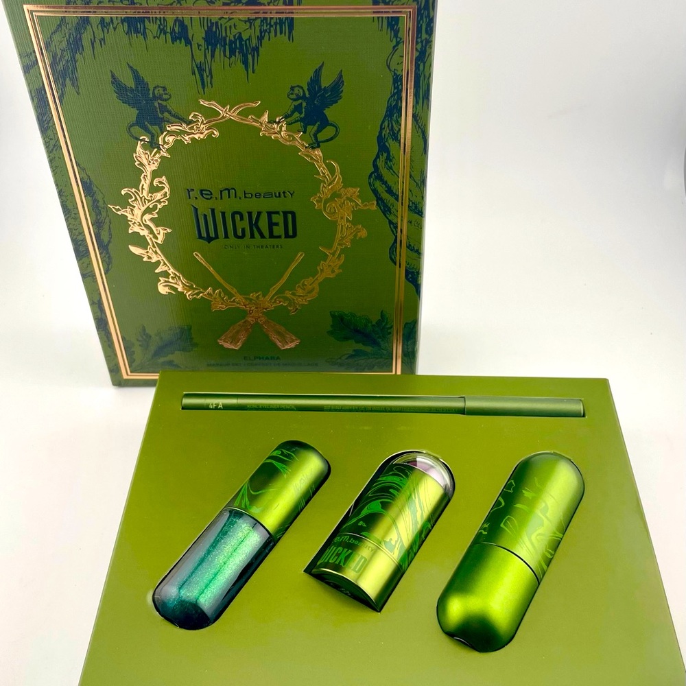 R.E.M Beauty Wicked Makeup Set